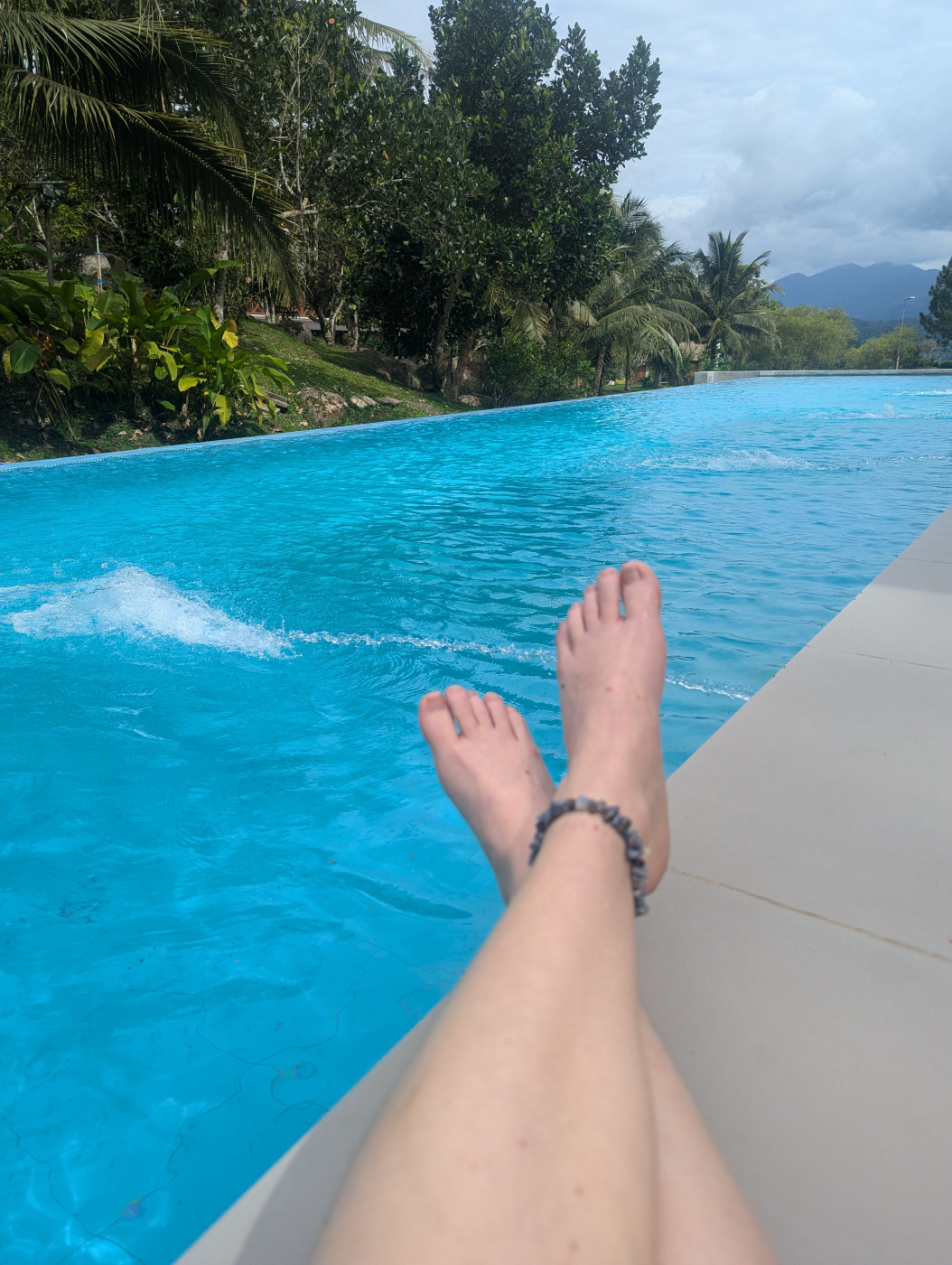 Tag12_auszeit_pool.jpg